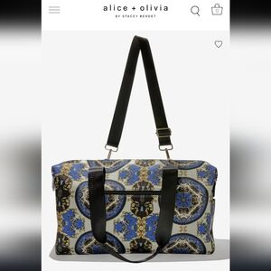 NWT Alice + Olivia FABFITFUN Collab Romance Sapphire Print Duffel/Weekend Bag